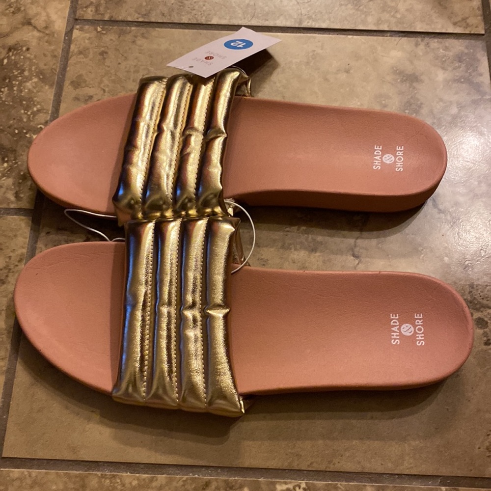 (161) NWT Women’s Gold Slides by Shade & Shore. Size 12 - Picture 6 of 10